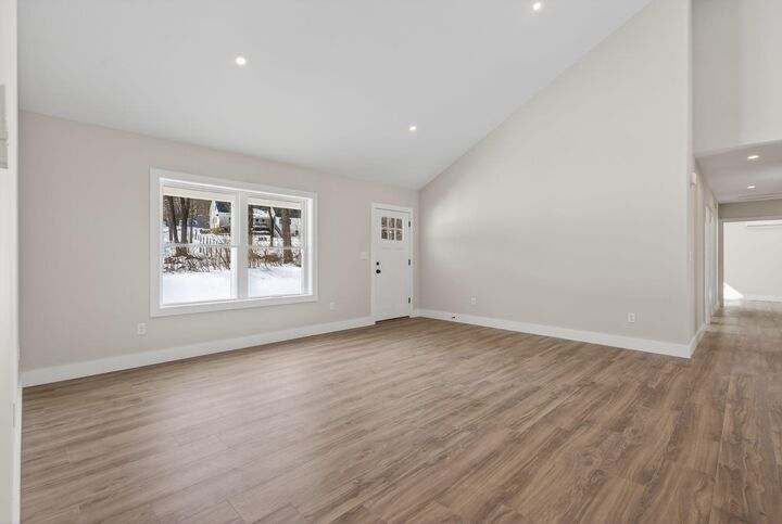 Property Photo:  8 Hummingbird Lane  ME 04073 