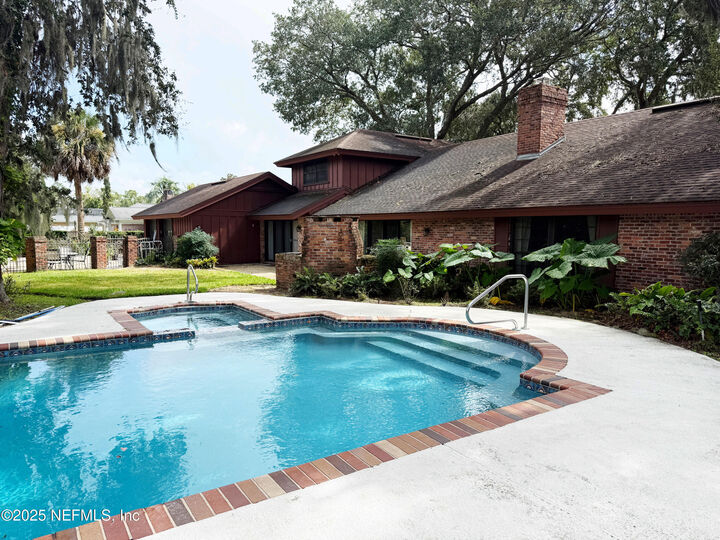 Property Photo: 3707 Cathedral Oaks Place S FL 32217