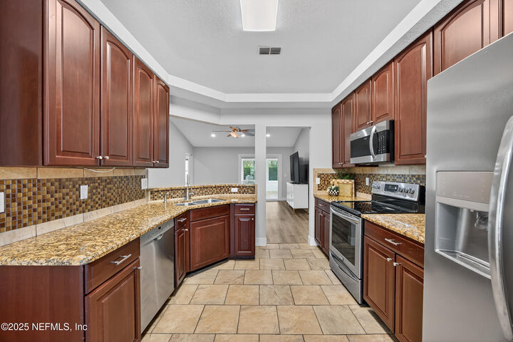 Property Photo:  12293 Cobblefield Circle N  FL 32224 