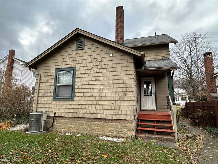 Property Photo:  168 E Riddle Avenue  OH 44266 