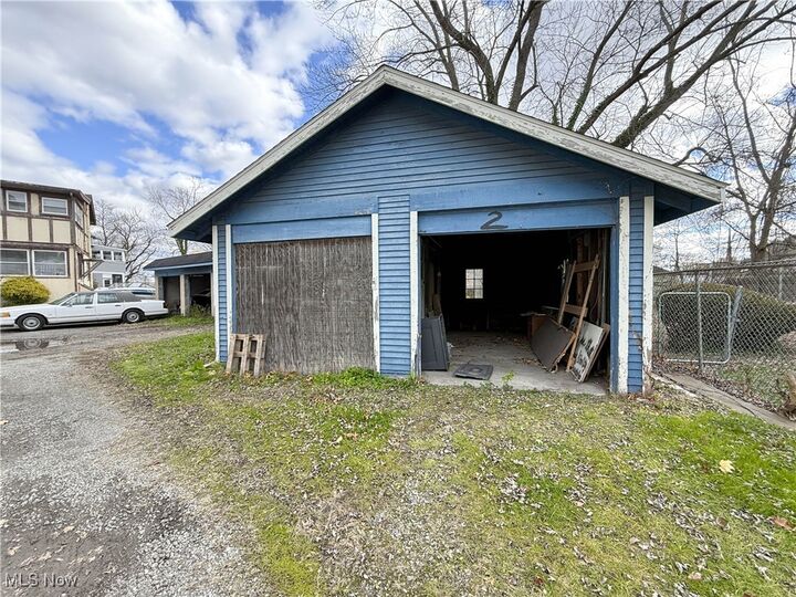 Property Photo: 257 Washington Street NW OH 44483