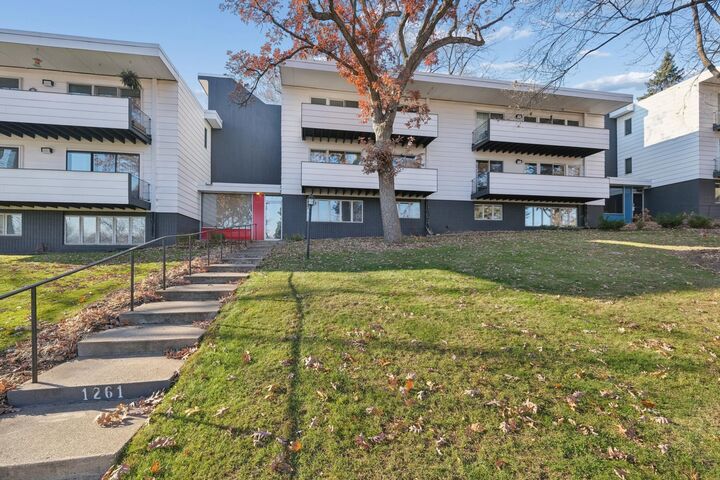 Property Photo:  1261 Cleveland Avenue N 2A  MN 55108 