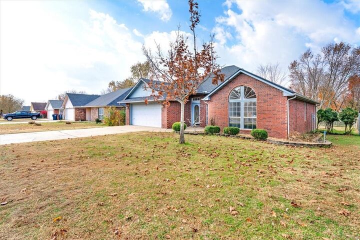 Property Photo: 810 26th Street AR 72756