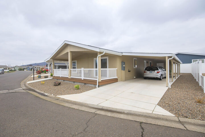 Property Photo:  333 Mountain View Drive Unit 86  OR 97540 