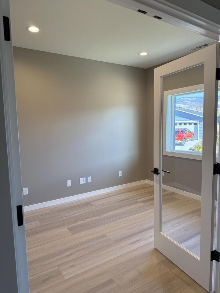 Property Photo: 337 Quail Circle OR 97540