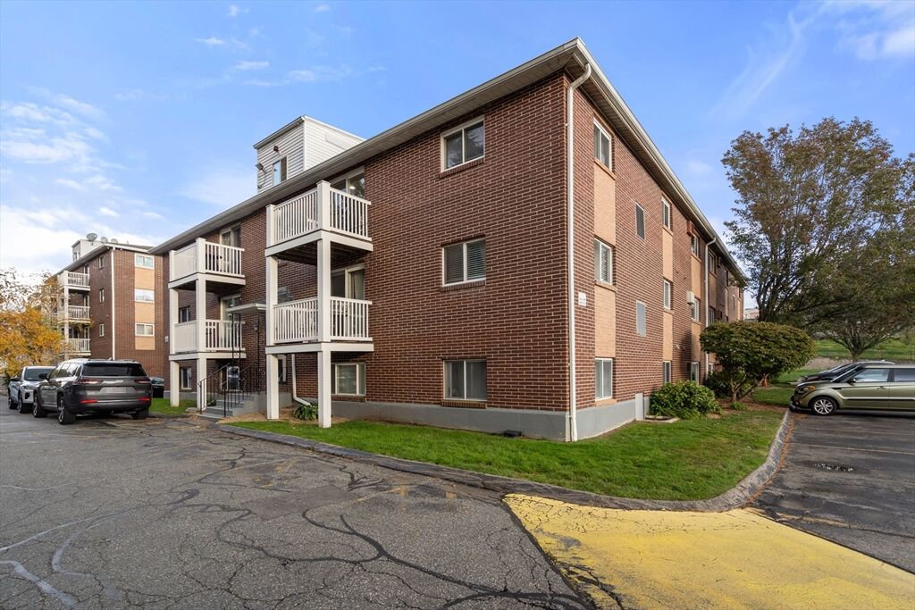 Property Photo:  596 Boston Post Rd E 23  MA 01752 