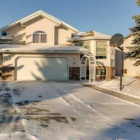 Property Photo: 14 Lawrence Crescent AB T4R 2P2