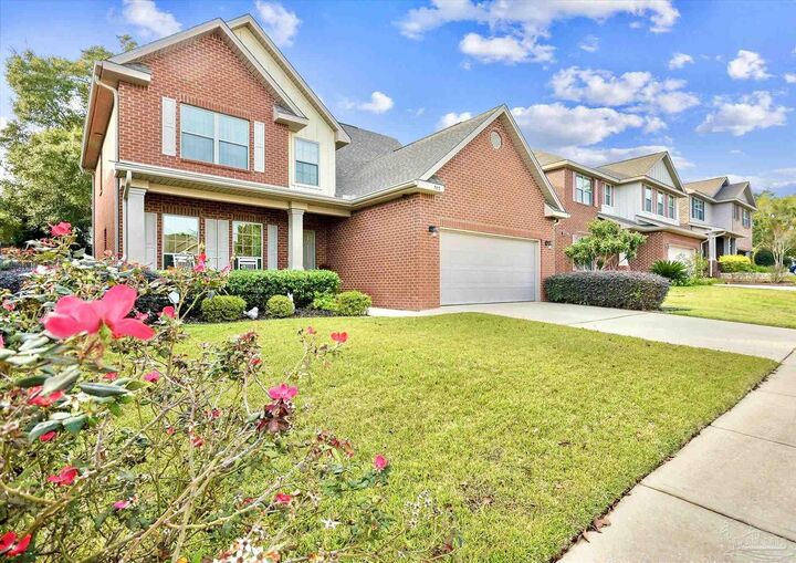 Property Photo: 745 Farmington Rd FL 32504