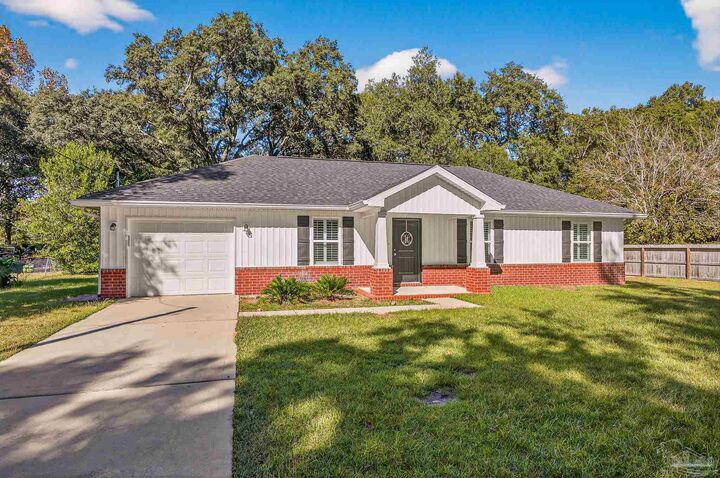 Property Photo:  5538 Holley St  FL 32583 