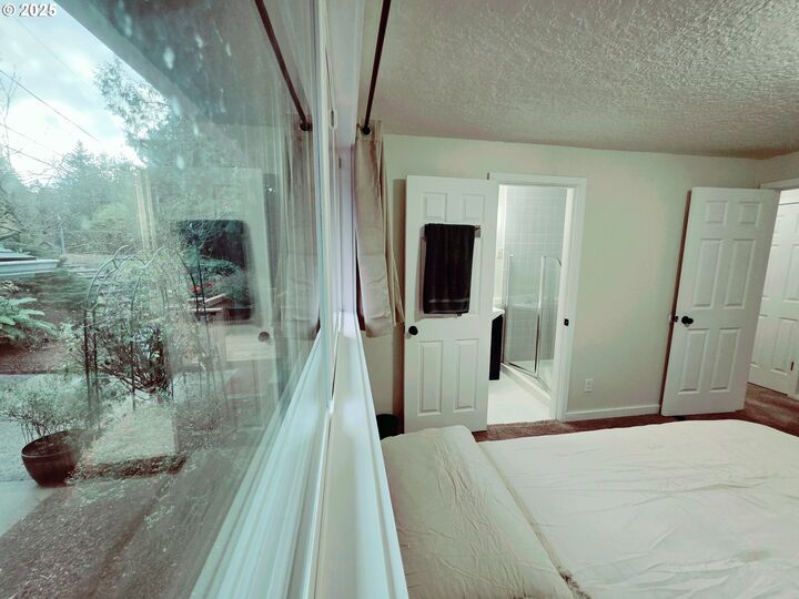 Property Photo:  12147 SE Henderson Dr  OR 97266 