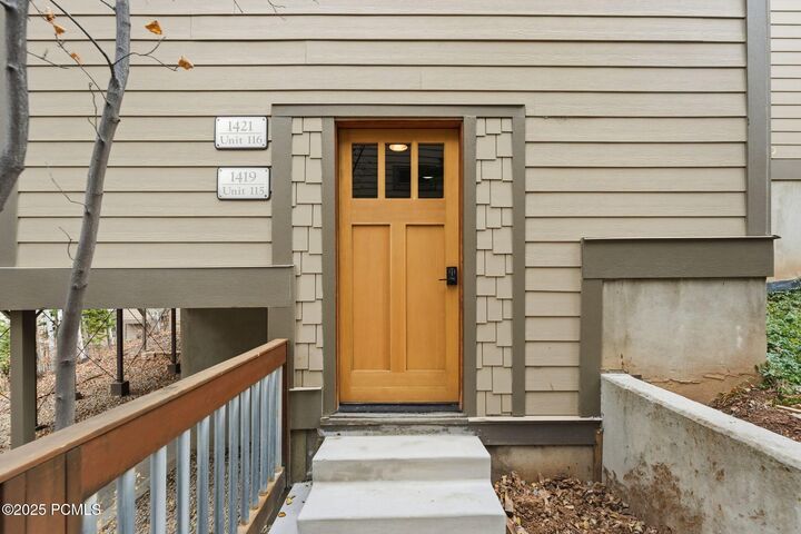 Property Photo: 1421 Crescent Road UT 84060