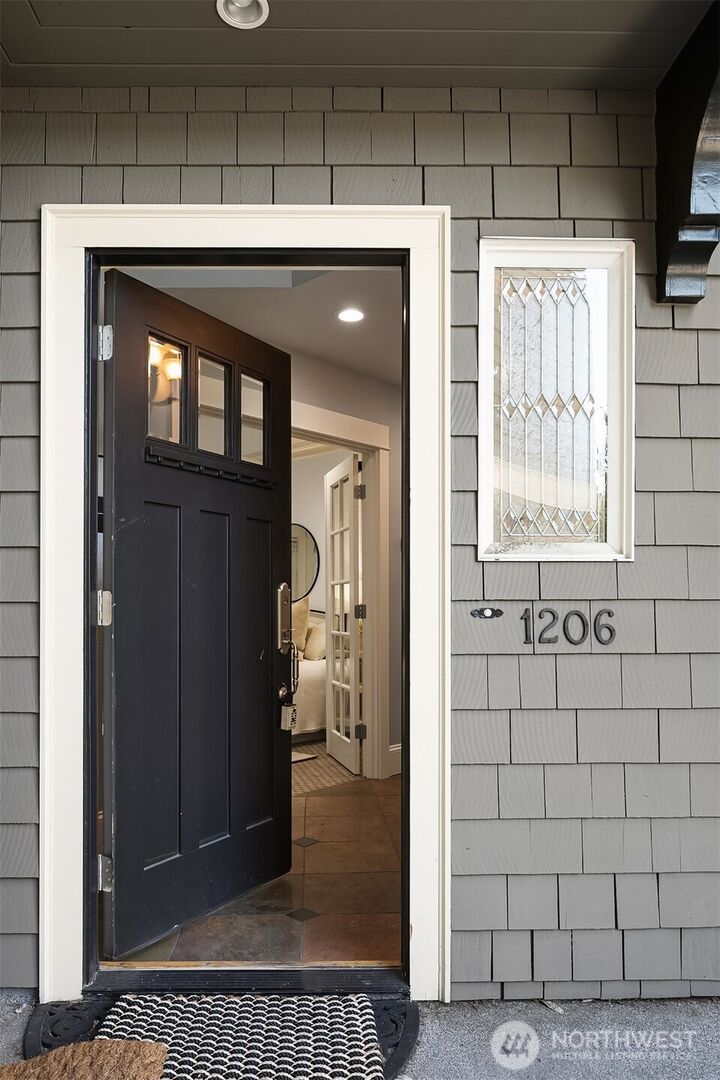 Property Photo:  1206 E Republican Street  WA 98102 