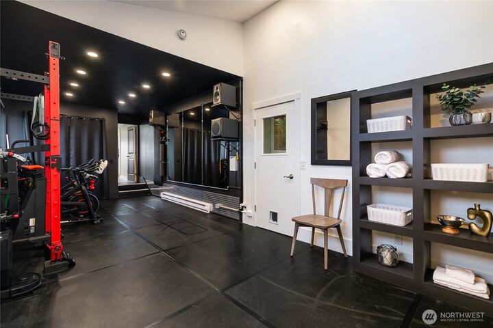 8090  Comox  Blaine WA 98230 photo