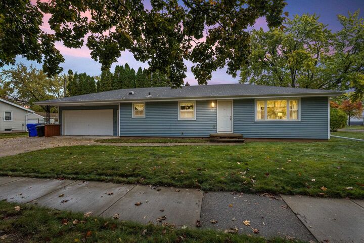 Property Photo:  2618 S Walden Avenue  WI 54915 