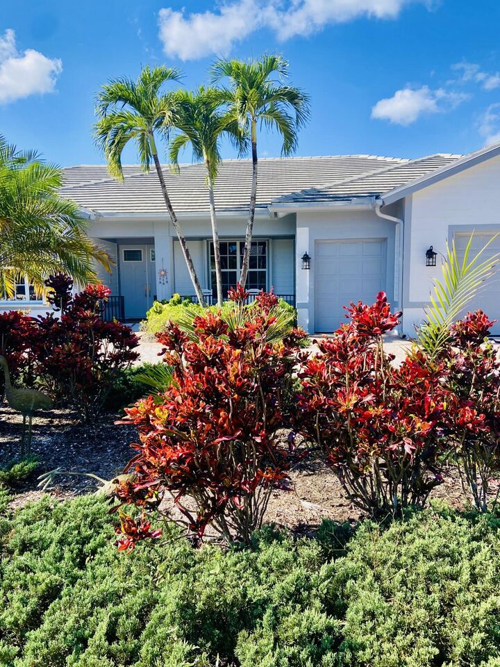 Property Photo:  7760 SE Manhasset Place  FL 33455 