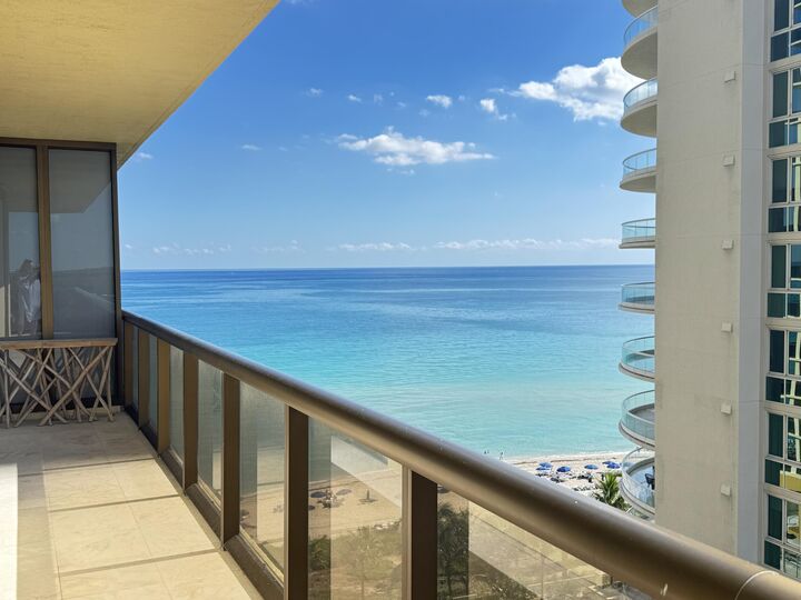 Property Photo:  16275 Collins Avenue #1004  FL 33160 