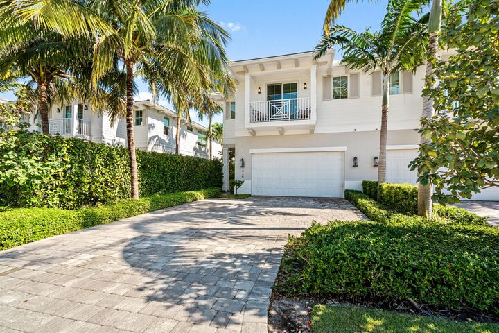 436 NE Wavecrest Way  Boca Raton FL 33432 photo