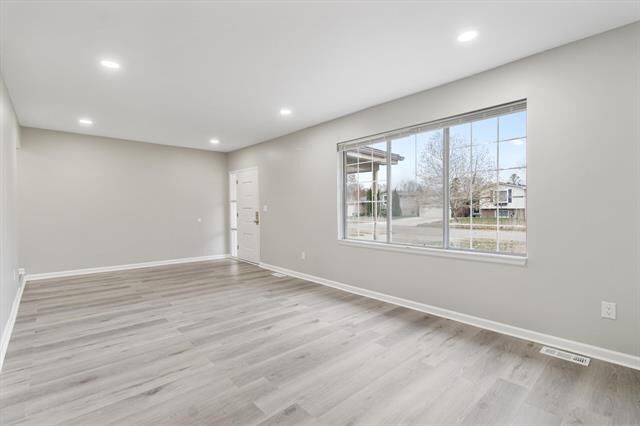 Property Photo: 1735 Crestline Drive MI 48083