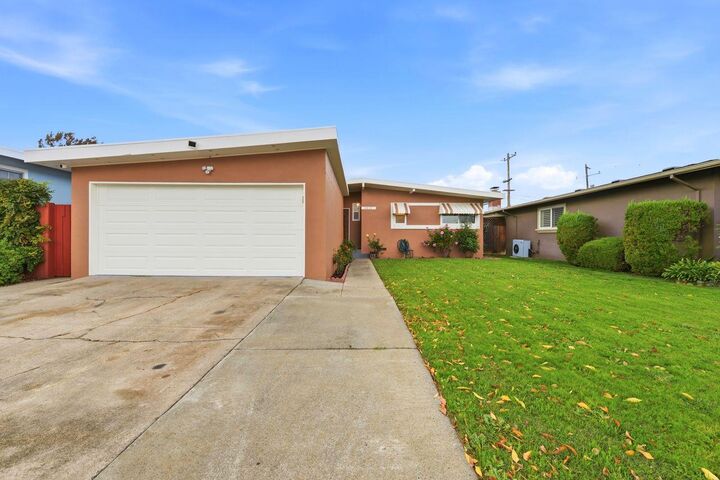 Property Photo:  2827 Hosmer Street  CA 94403 