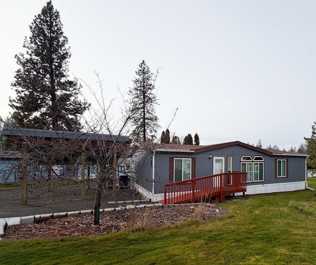 Property Photo:  14719 N Farragut Ln  WA 99021 