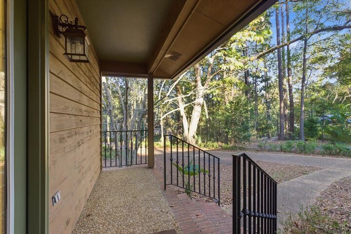 Property Photo:  405 Nottingham Court  FL 32312 