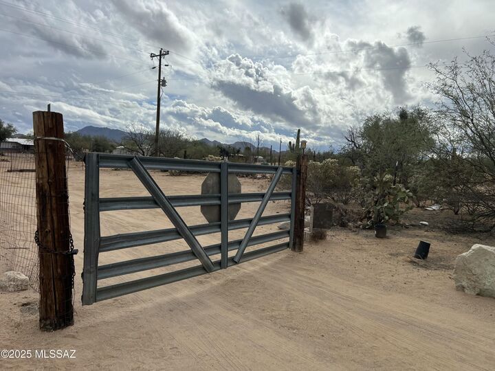 Property Photo:  6355 N Desert Trail Road  AZ 85743 