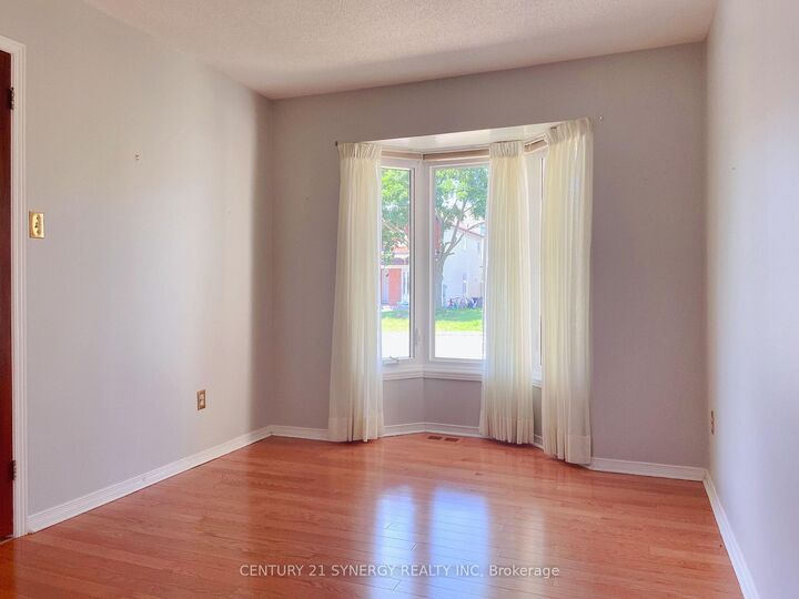 Property Photo: 3457 Wyman Crescent ON K1V 0P4
