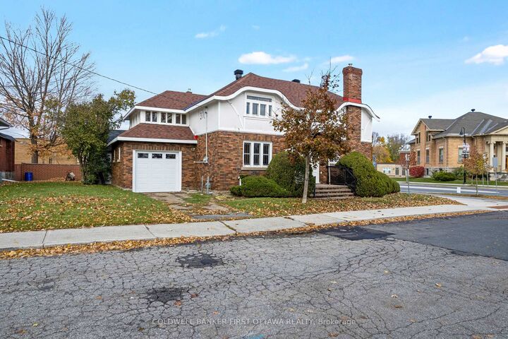 Photo de la propriété:  2 Gladstone Avenue  ON K7A 1R3 