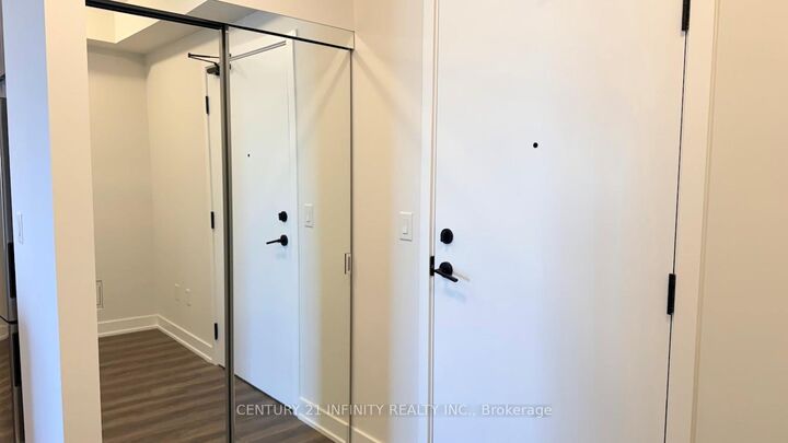 Property Photo: 4130 Parkside Village Drive 3102 ON L5B 3M8