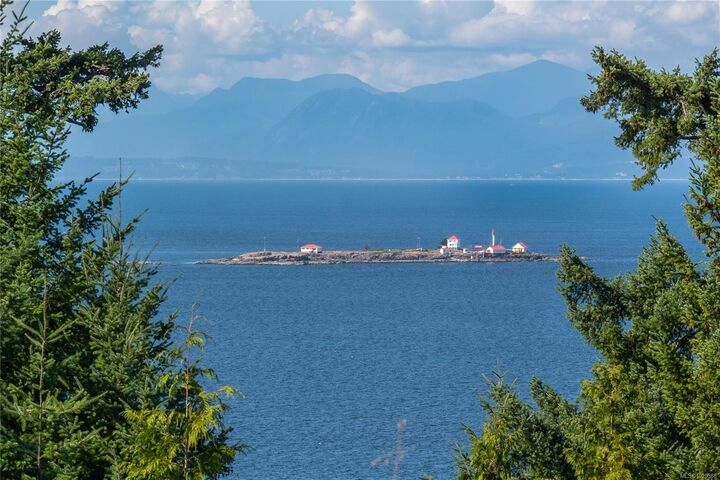 Property Photo: 573 Horseshoe Rd BC V0R 1X3