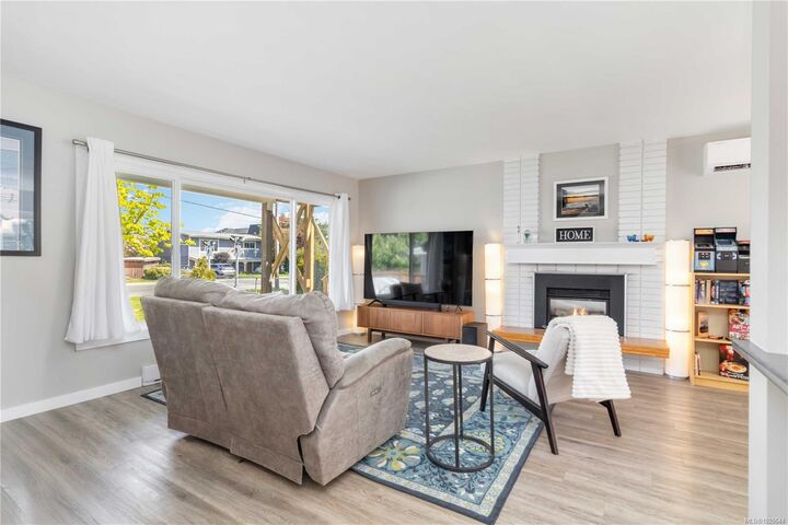 Property Photo:  2255 Henry Ave  BC V8L 2A8 