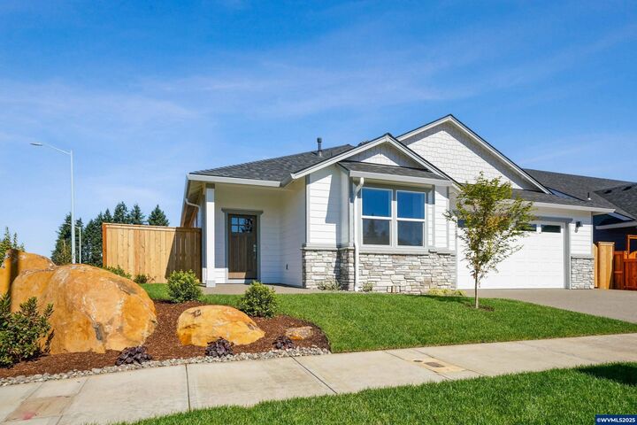 Property Photo:  725 Jordan Elizabeth Av SE  OR 97306 