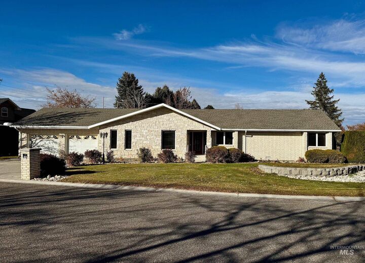 Property Photo: 1142 Fairview Ave ID 83350