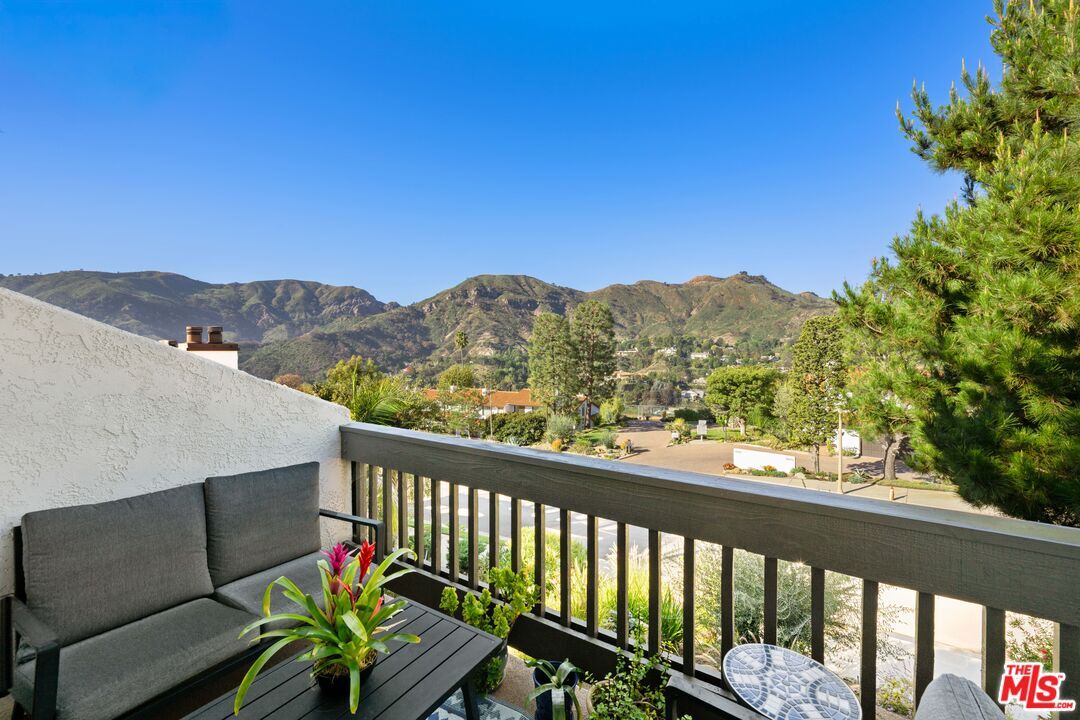 Property Photo: 1622 Michael Ln CA 90272