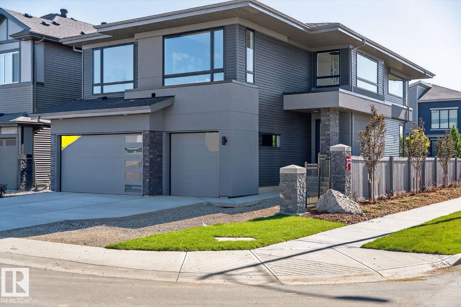 Property Photo: 6703 Knox Crest SW AB T6W 4Z9