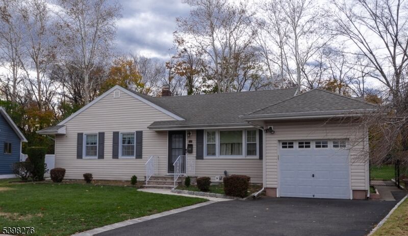 Property Photo:  169 Valley View Rd  NJ 07205 