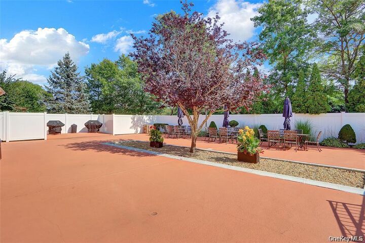 Property Photo:  20 Toehee Place 1B  NY 11751 