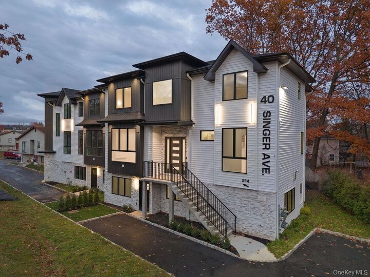 Property Photo:  40 Singer Avenue 214  NY 10977 