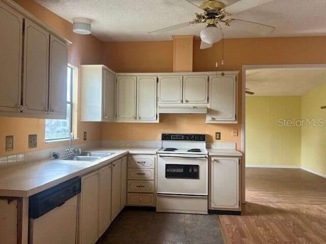Property Photo: 1722 Myrtle Beach Drive FL 32159
