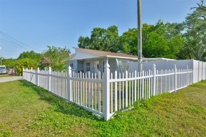 Property Photo:  3901 N Clearfield Avenue  FL 33603 