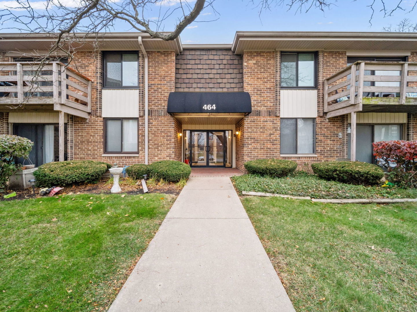 Property Photo:  464 Raintree Drive 2D  IL 60137 