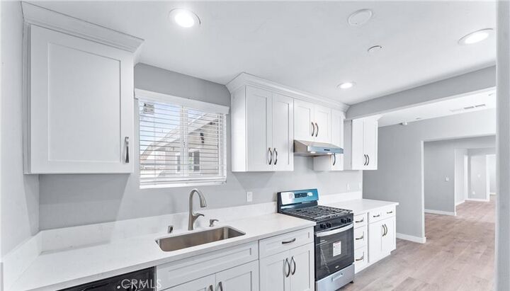 Property Photo:  1531 W Orange Grove Avenue  CA 91768 