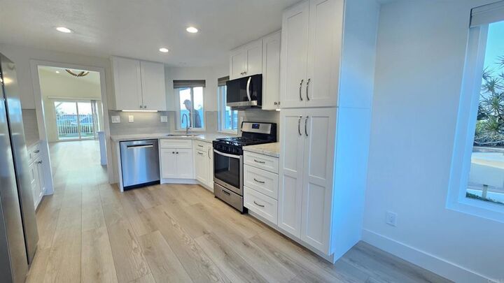 Property Photo:  6853 Shearwaters Drive  CA 92011 