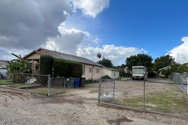 Property Photo:  521 Temescal Street  CA 93040 