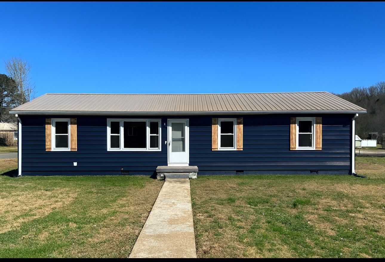 Property Photo:  1318 Meadowbrook Dr  TN 38478 