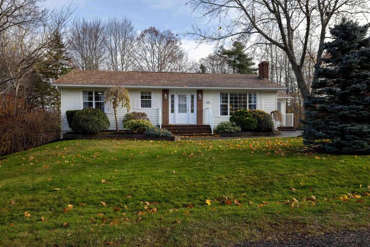 29 Evergreen Avenue  New Minas NS B4N 4J4 photo