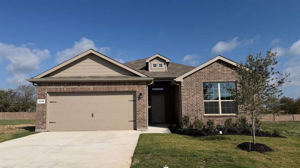 Property Photo: 4332 Mill Stream Lane TX 76036