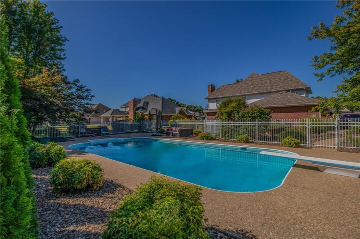 Property Photo: 21 S Windsor Drive AR 72758