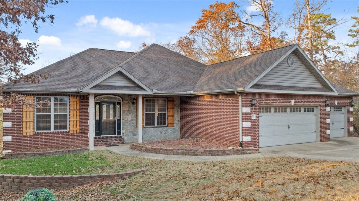 Property Photo: 50 Lyndhurst Drive AR 72714