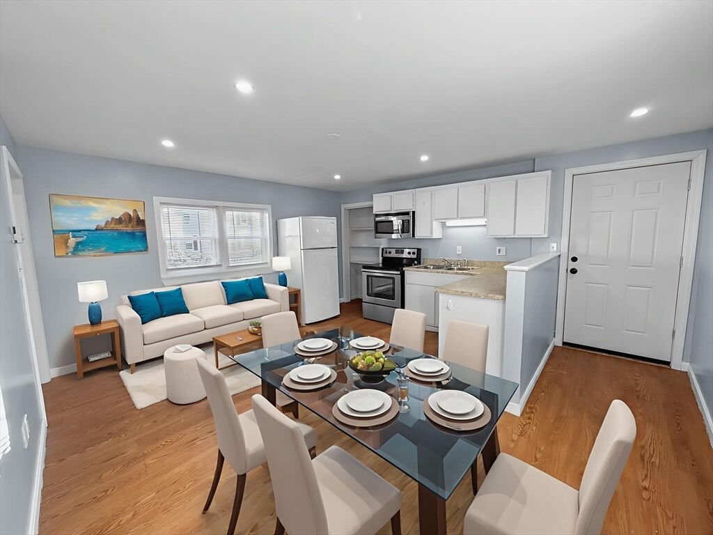 Property Photo:  2 North St 3  MA 01832 